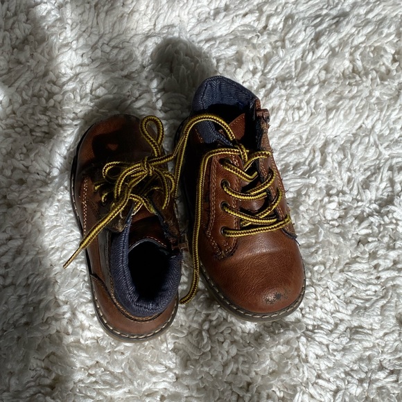 London Fog Other - Unisex shoes size 8